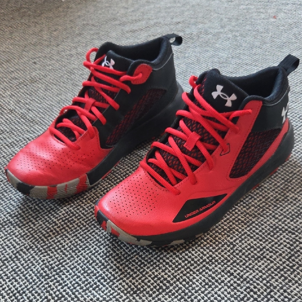 Under Armour Mens Red and Black Sneakers